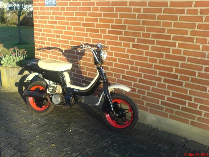 Suzuki FZ50     SOLGT billede 2