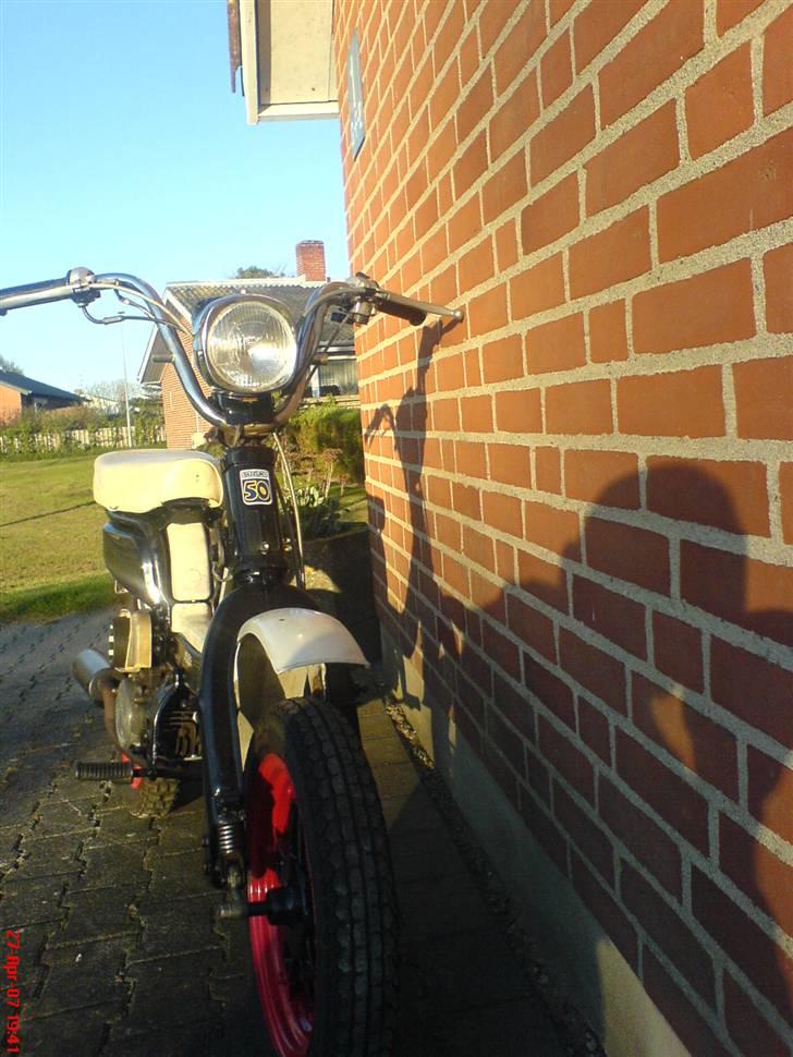 Suzuki FZ50     SOLGT billede 3