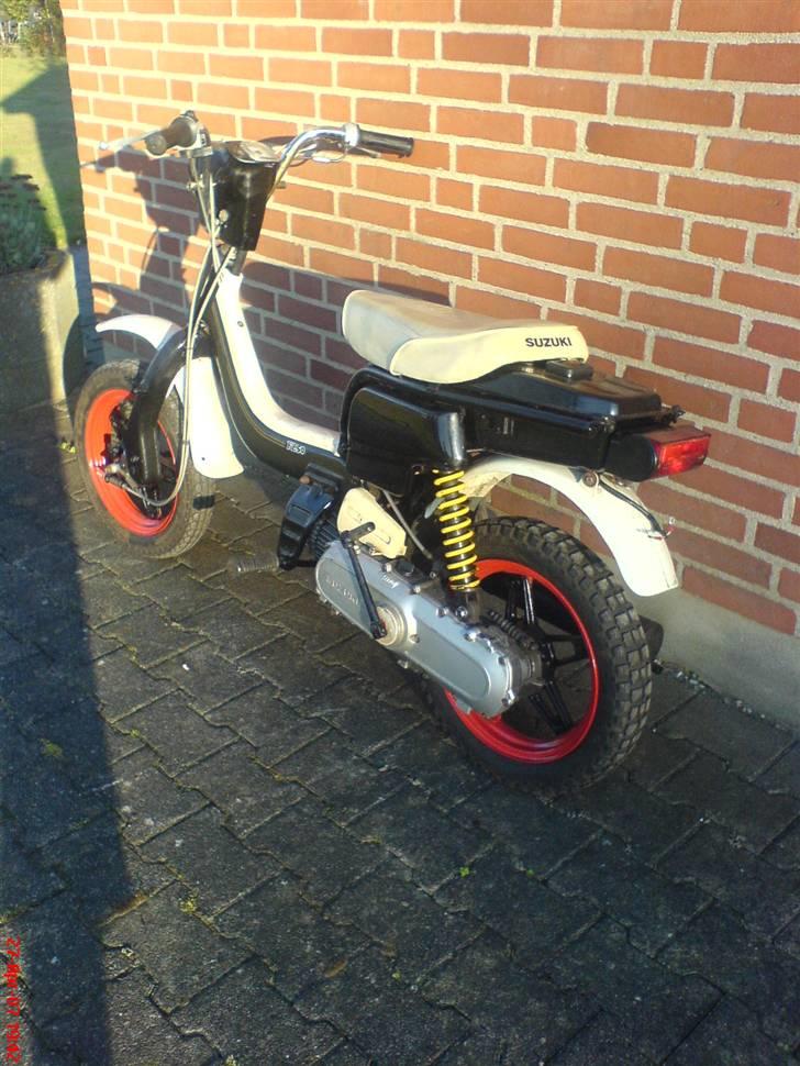 Suzuki FZ50     SOLGT billede 5