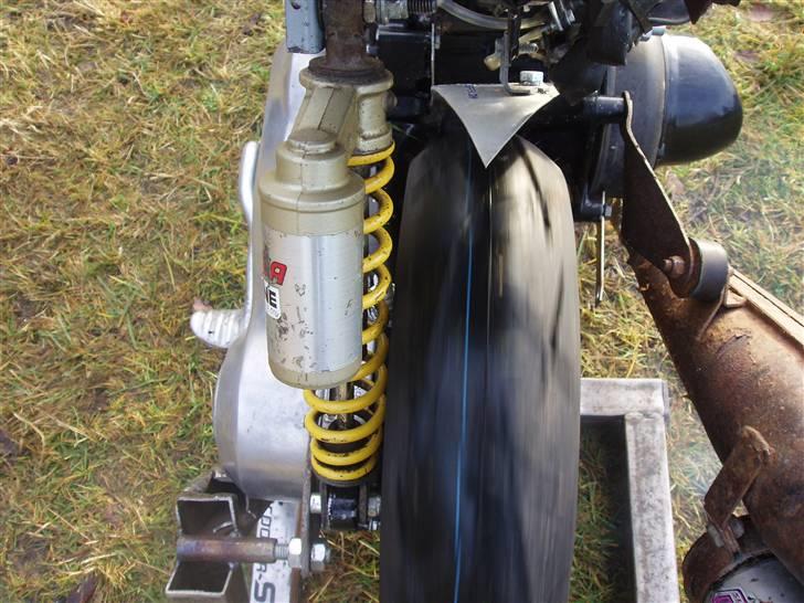 Suzuki fz/Jog solgt 5000kr. - den kan lidt være der for bagdæket helt nyt billede 4