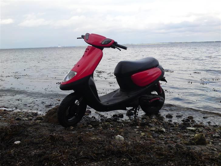 Yamaha Space - Som den står nu :P lige blevet malet , osv ;) billede 1