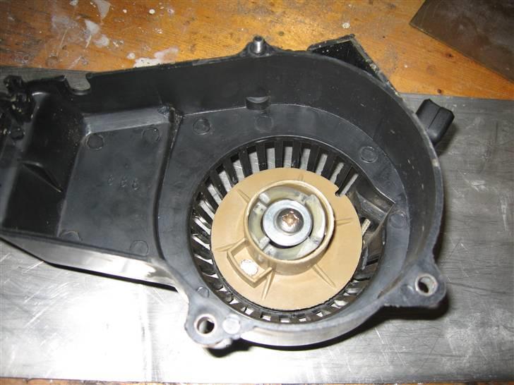 MiniBike 47cc - træk starteren, set indefra. billede 7