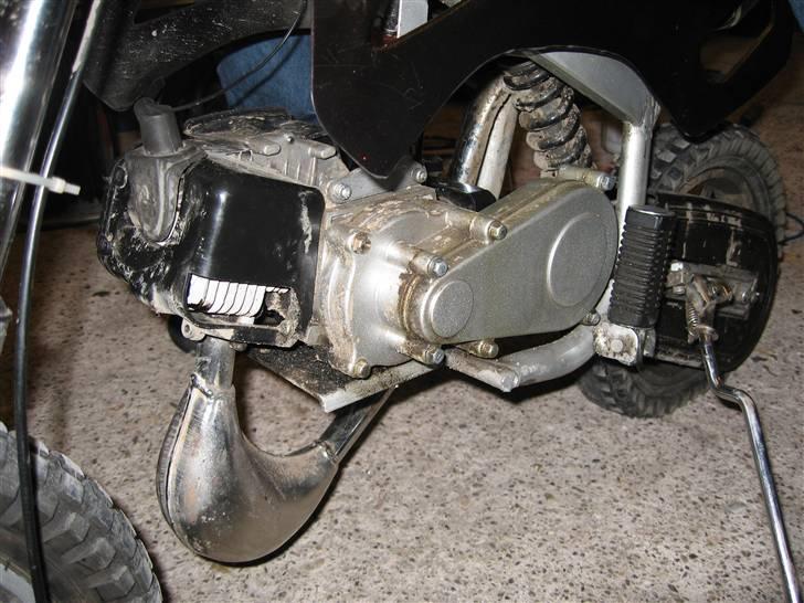 MiniBike 47cc - hele siden, og motoren. billede 8