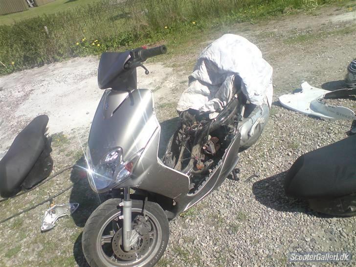 Yamaha jog R ´solgt  - som den stod før  billede 10