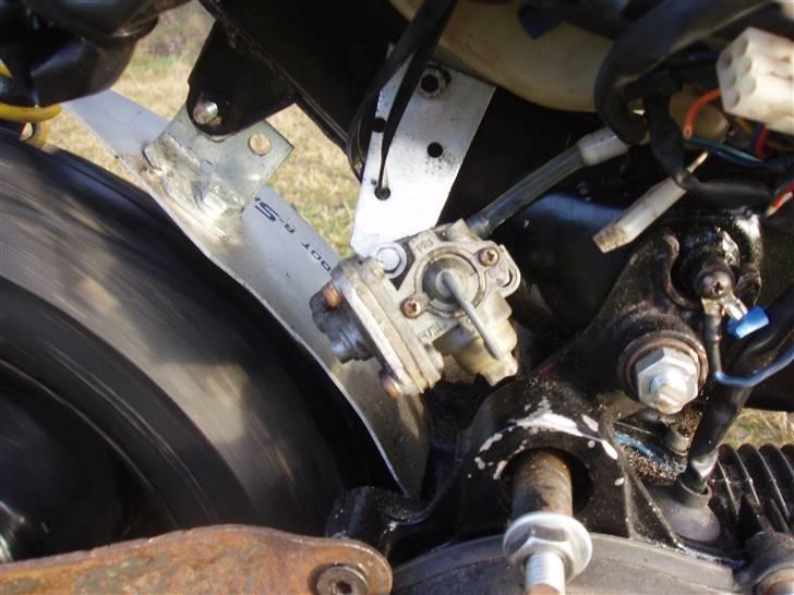 Suzuki fz/Jog solgt 5000kr. - benzin hanen  heheh billede 8