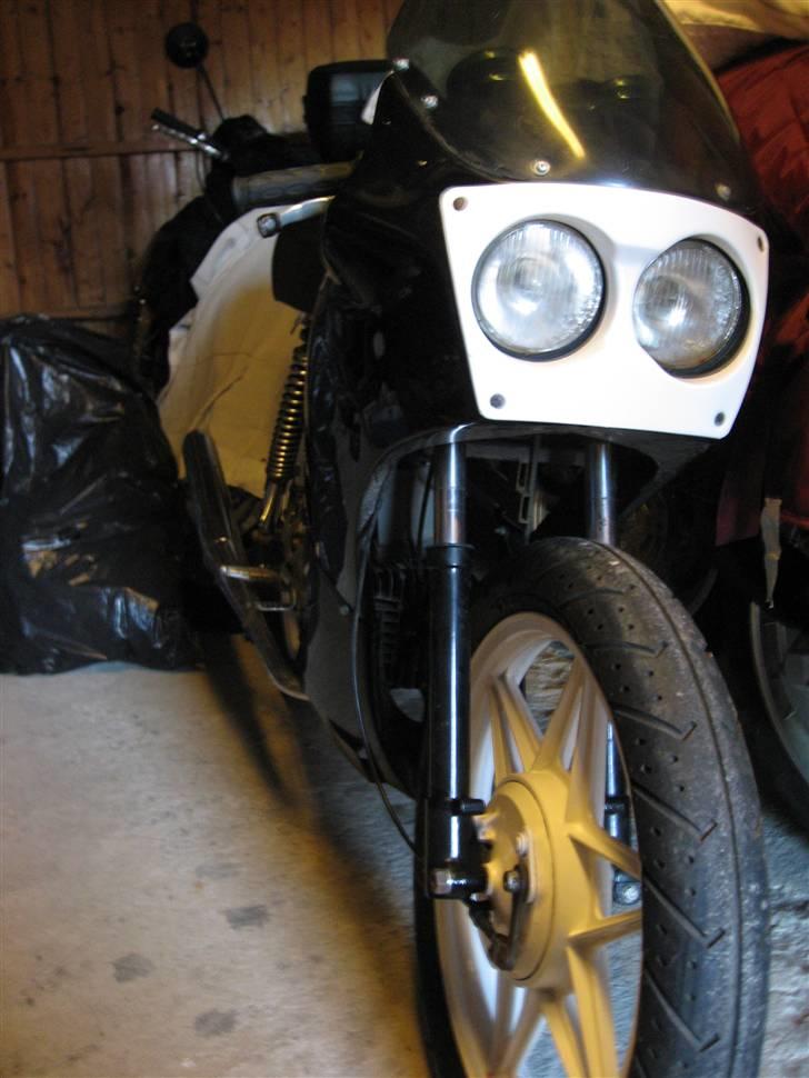 Kreidler RS "Cafe-racer" Prosjekt  - Rystende fed kåbe med de to frække lygte billede 2