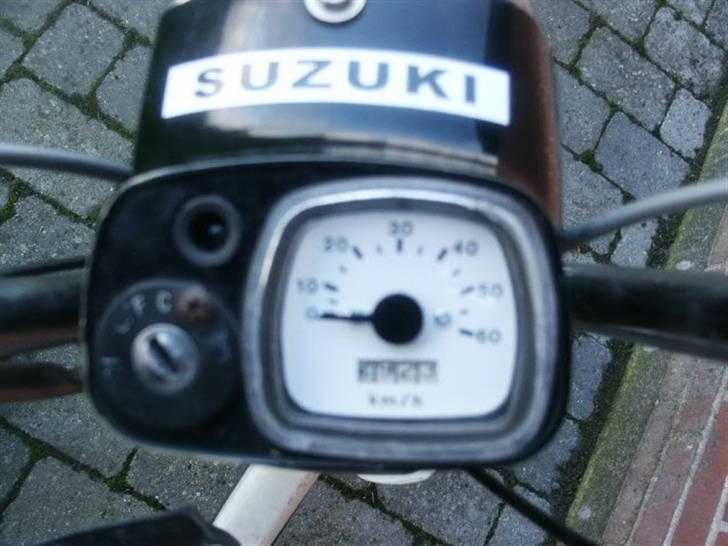 Suzuki FZ50 $SOLGT$ billede 6