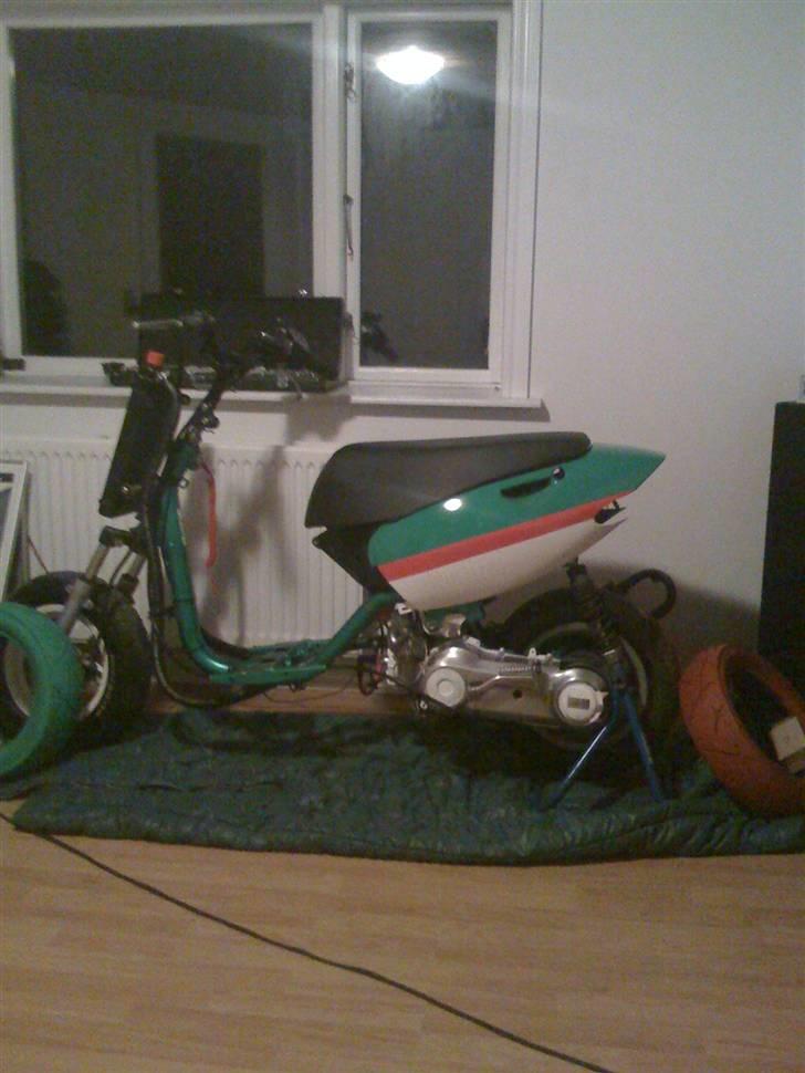 Aprilia sonic/ VÆK - ingen kommer i nærdheden af den :D mere står siden af sengen :D(skjoldet medfølger ikke da det er til den anden sonic ) billede 6