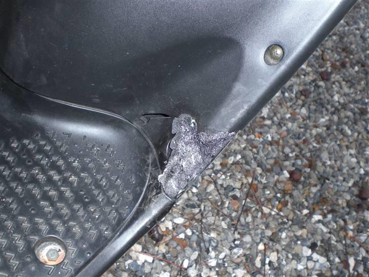 Yamaha Neo´s (Solgt) - Den lille skade den har fået :( billede 4