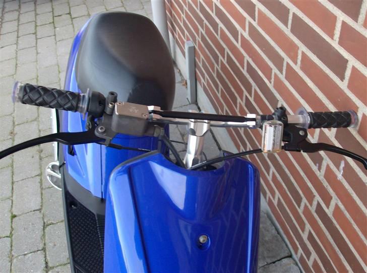Yamaha jog til salg billede 6