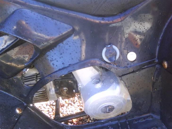 MiniBike atv - starter knappen (den lille hvide) og lade hul (den sorte) billede 7