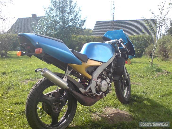 Aprilia rs 50  - lånte billedet af den tideliger ejer men nye kommer når jeg er færdig med den  billede 1