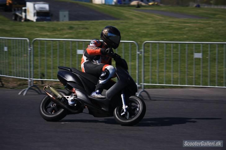 Yamaha Jog R | Black Demon billede 16