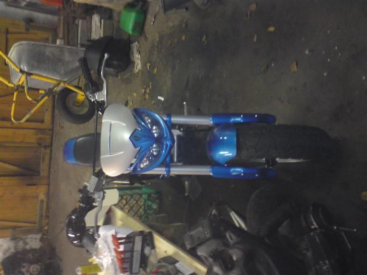 Suzuki Street magic nakket billede 4