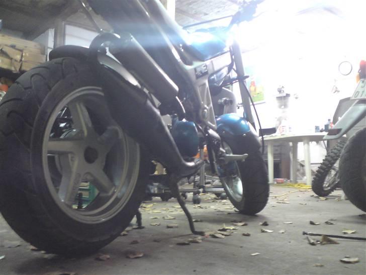 Suzuki Street magic nakket billede 7