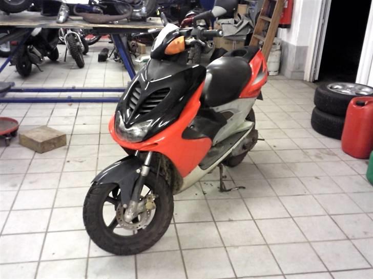 Yamaha arox .>.>.SOLGT.<.<. billede 1