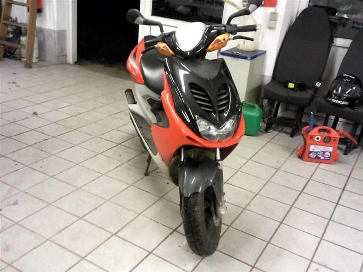 Yamaha arox .>.>.SOLGT.<.<. billede 2