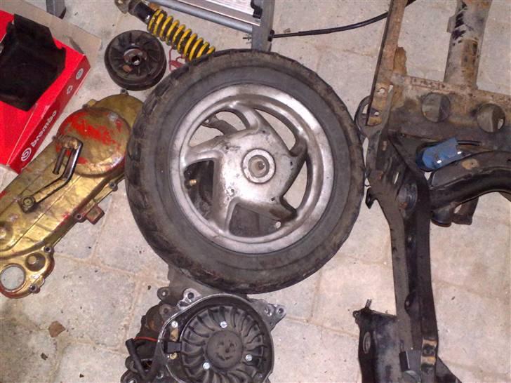 Piaggio Zip PROJEKT 09 (70%) - halv dårligt billed men ellers er det motoren billede 3