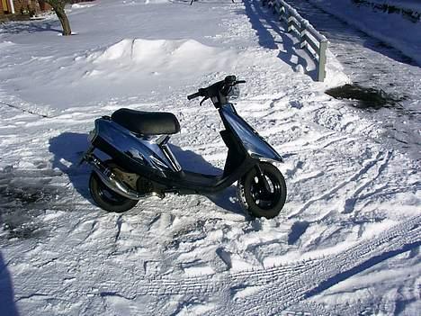 Yamaha Jog - Nyt billed nu i sne vejr :D billede 6