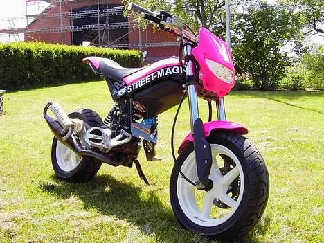 Suzuki Street Magic -Playboy- billede 2