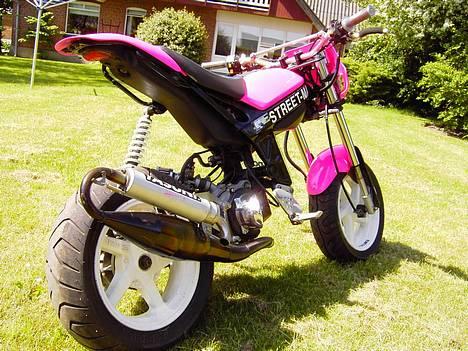 Suzuki Street Magic -Playboy- billede 3