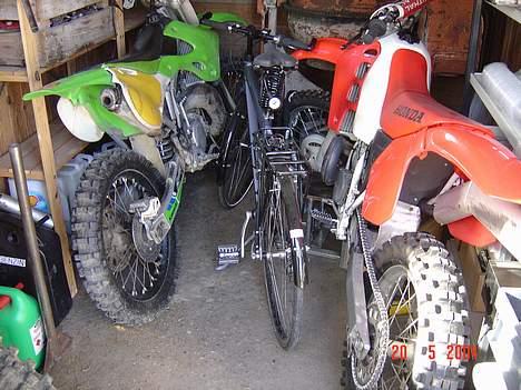 Kawasaki kx 125cc SOLGT! - min fars crosser v siden a... en 500 ccm 2T... den er fucking vild! billede 6