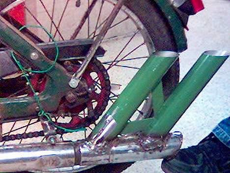 Puch Maxi  P *SOLGT* - Hjemme krøllet udstødning, kan høres lang væk og larmer af helvede til. Lavet af Anders A fra scootergalleri.dk billede 8