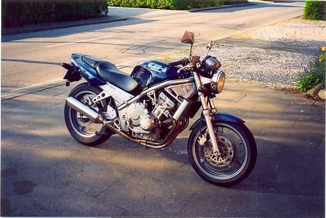 Yamaha 4 gear. Jubilæumsmodel - Og så blev det Honda CB1 400. Sjælden i DK. billede 10