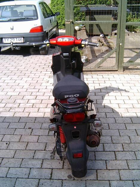 PGO Hot 50 - SOLGT - Læg lige mærke til øverst på bagskærmen: FCM logo...! :D :D :D billede 5