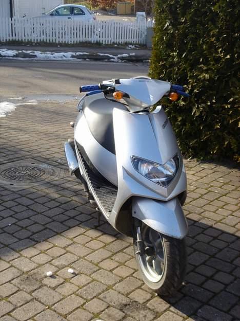 Suzuki Estilete - Som den står nu. tager flere billeder når jeg en dag får den vasket, og stylet lidt mere :D billede 8