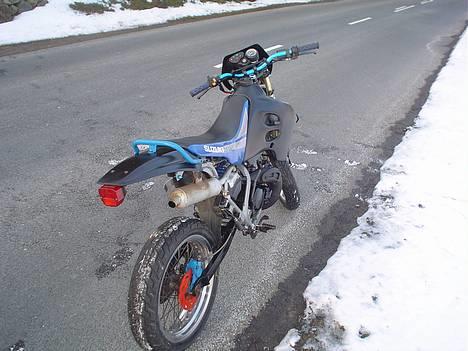 Suzuki smx  - byttet væk.. - ikke så fed udstødning...men har lånt den blå fra metrakit nu! billede 5