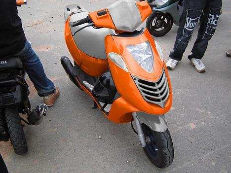 Aprilia Sonic GP (Solgt) - lidt leg i photo shop ;) billede 1