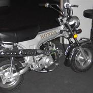 Honda Dax (kopi) BYTTET