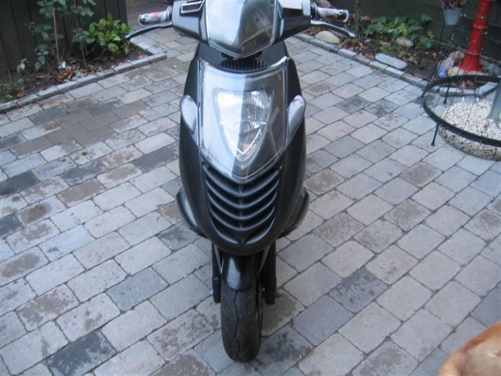 Aprilia Sonic  // SOLGT // billede 2