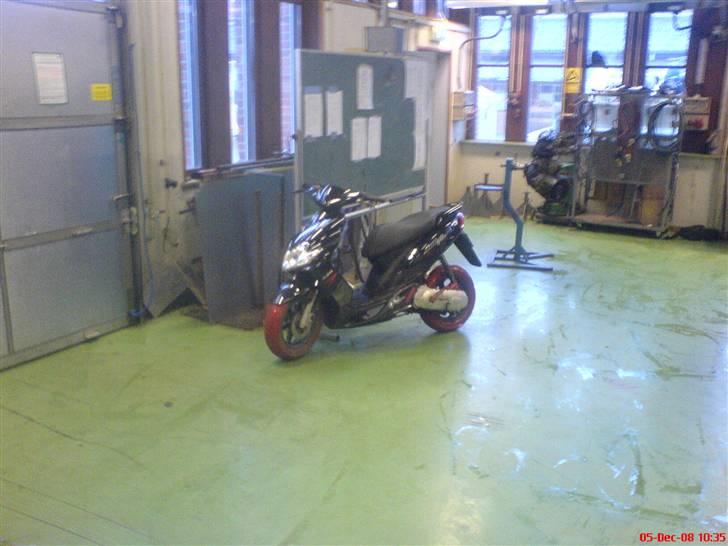 Yamaha JogR - SOLGT -  - I skolen.  billede 9