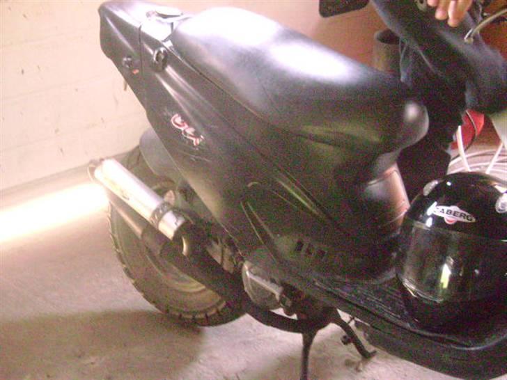 PGO HOT 50 Byttet  - Min dejlige scooter fra i sommers inden den gik i stykker.. (med tidl. knæk udstødning) lød sku godt, men har 45 på nu.. billede 1