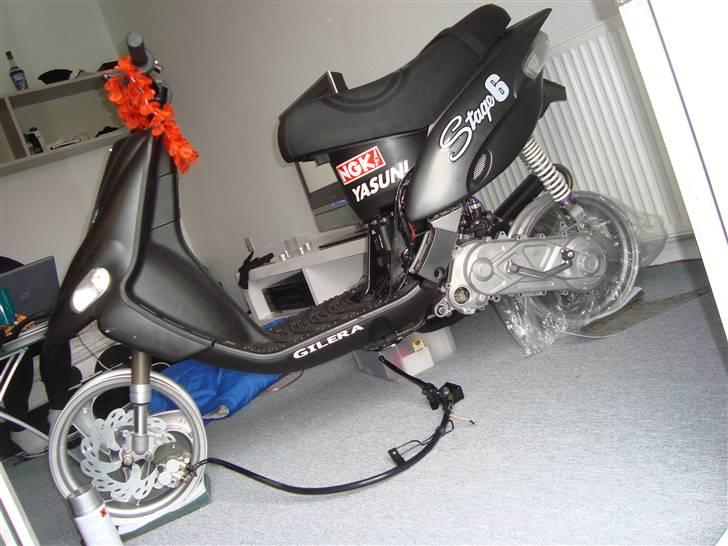 Gilera Stalker 08-09  BYTTEDE - har s6 kikstarter arm :) og kikstarterskjold biver blanksort  billede 1