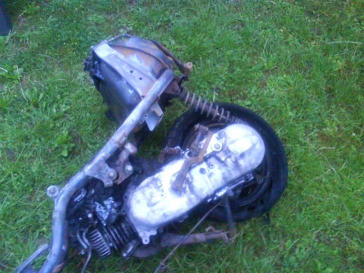 Yamaha jog space *Brandt :'(* billede 8