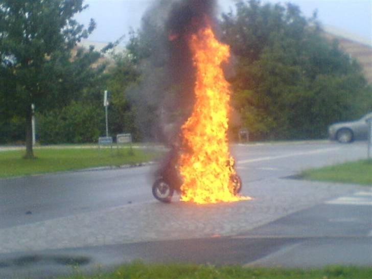 Yamaha jog space *Brandt :'(* billede 9