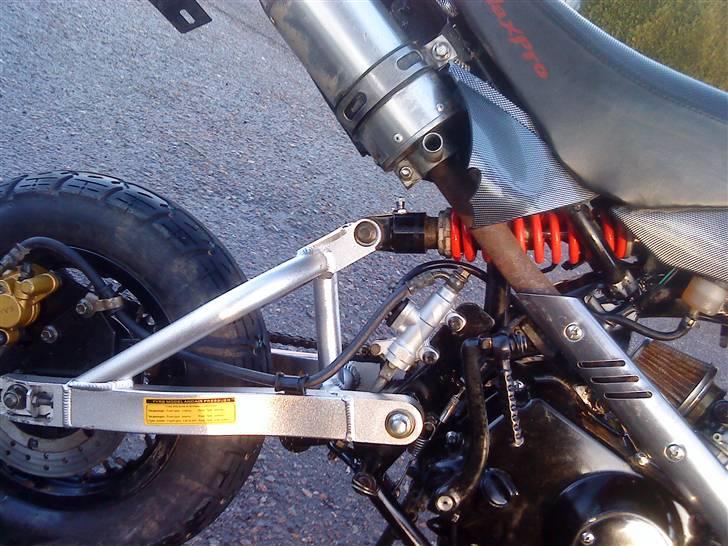 Shineray 125cc Byttet Til RMX  - Skjoldet ved udstødning knak da jeg væltede i en rundkørsel der var isglat og den gled :´( billede 6