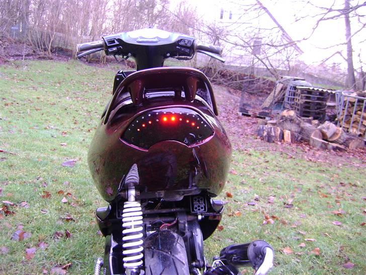 Aprilia sonic - EFTER - solgt - diode baglygte. den anden række er bremselys billede 6