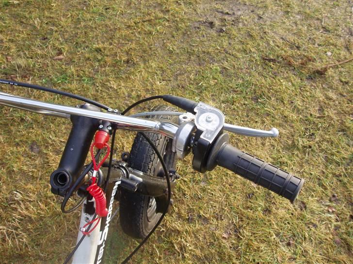 Suzuki fz/Jog solgt 5000kr. -  Tommaselli og dødmands kontakt billede 15