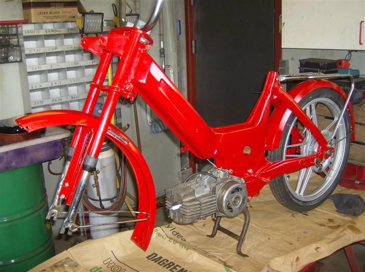 Puch Maxi K (Original)(SOLGT!) - Ja, så er baghjul og skærme monteret... billede 13