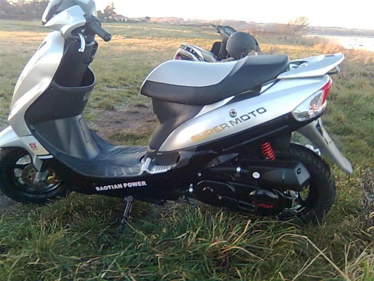 Baotian Supermoto BT49QT-9 (SOLGT billede 13