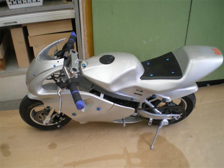 MiniBike 49 cc [SOLGT] - sådan står den (: billede 1