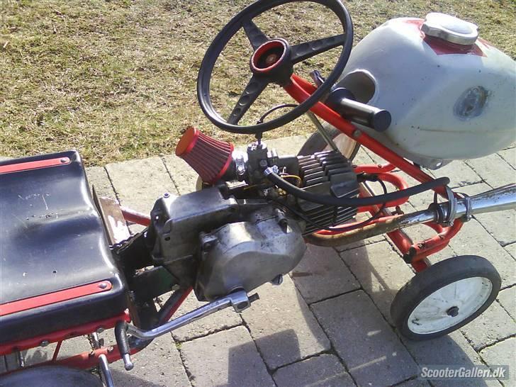 Puch maxi k R.I.P - og det er så motoren heh der var oz hånd bremse :D !! billede 12