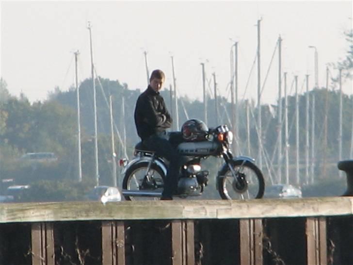 Yamaha FS1 DX 4 gear - I bedste Ghost Rider stil på havnen i Nykøbing F. billede 7