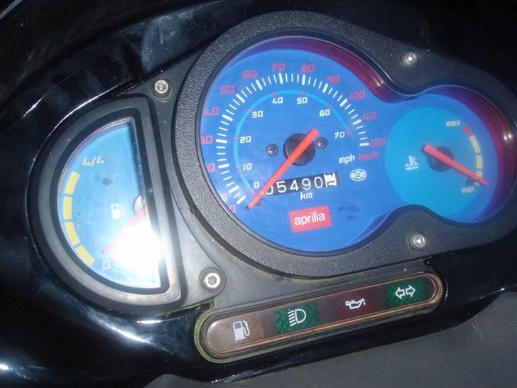 Aprilia SR50 LC DD (SOLGT) - ikke nogen ændringer endnu,plasma er bestilt så må vi se om jeg kan lave et nyt speedometer til den billede 7