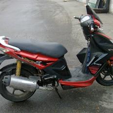Kymco super 8 solgt