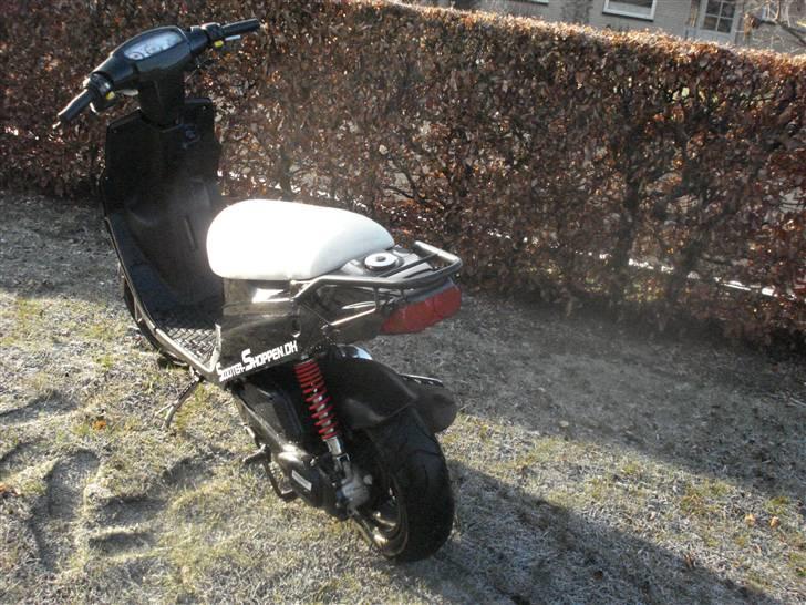 PGO hot 50 før :( - det fine hvide sæde billede 3